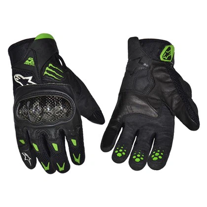 Produzione di guanti da moto